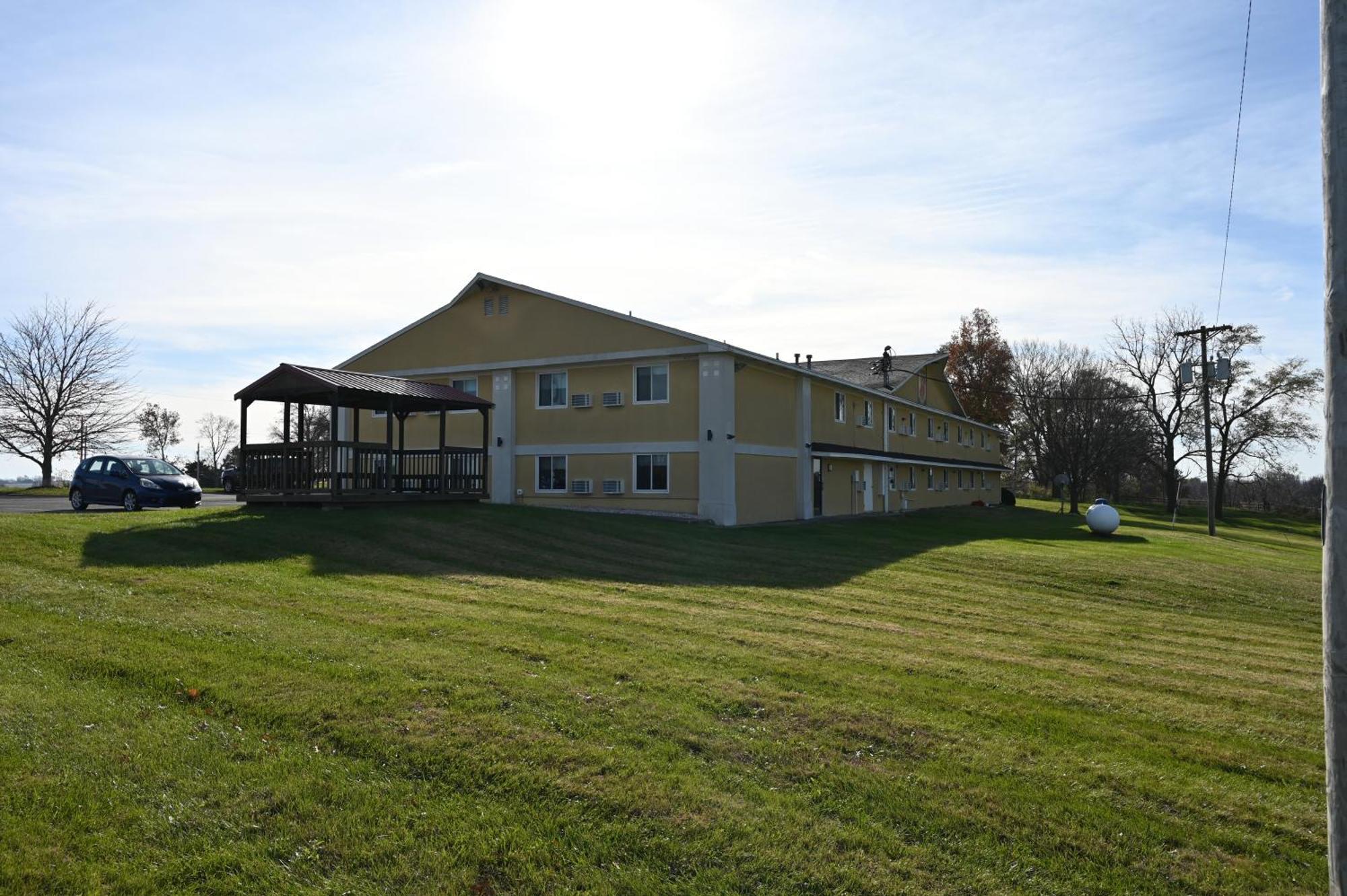 Super 8 By Wyndham Higginsville Eksteriør bilde
